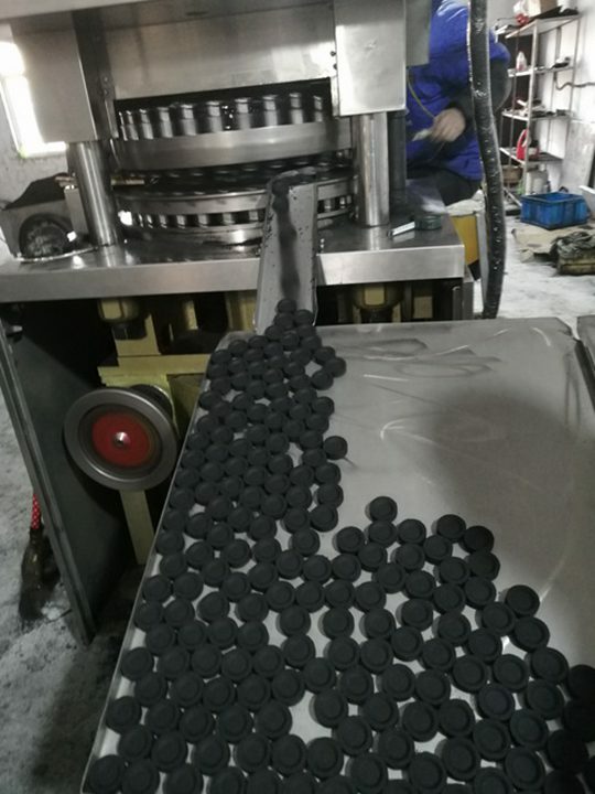 Effet de fonctionnement de la machine de presse à charbon de narguilé