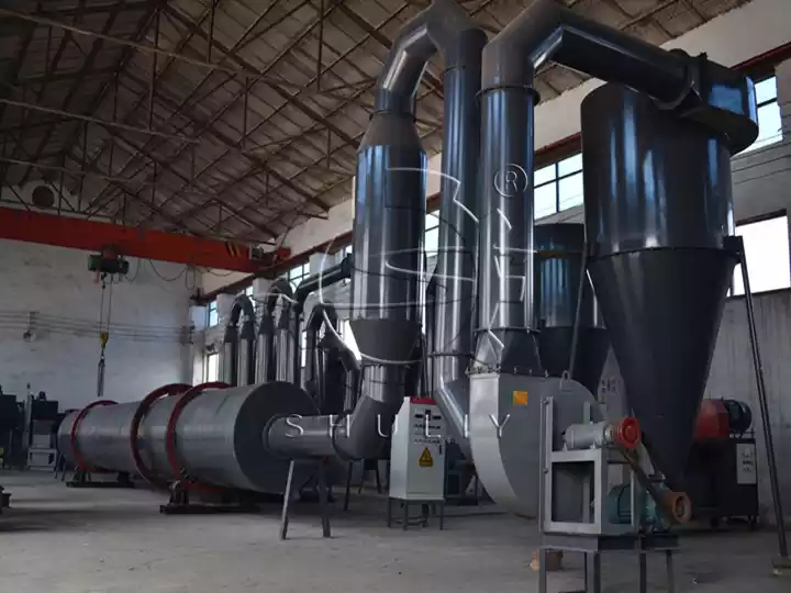 Un productor canadiense de biomasa elige nuestra secadora rotativa de aserrín